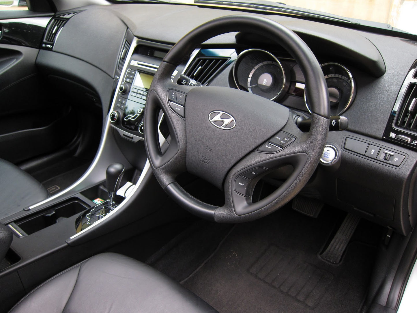 re/touch/ Top Dashboard - Hyundai Sonata 2009-2014